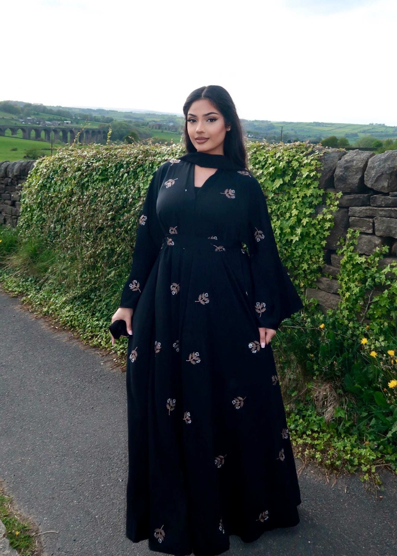 Arora Floral Abaya (Pre Order Only)