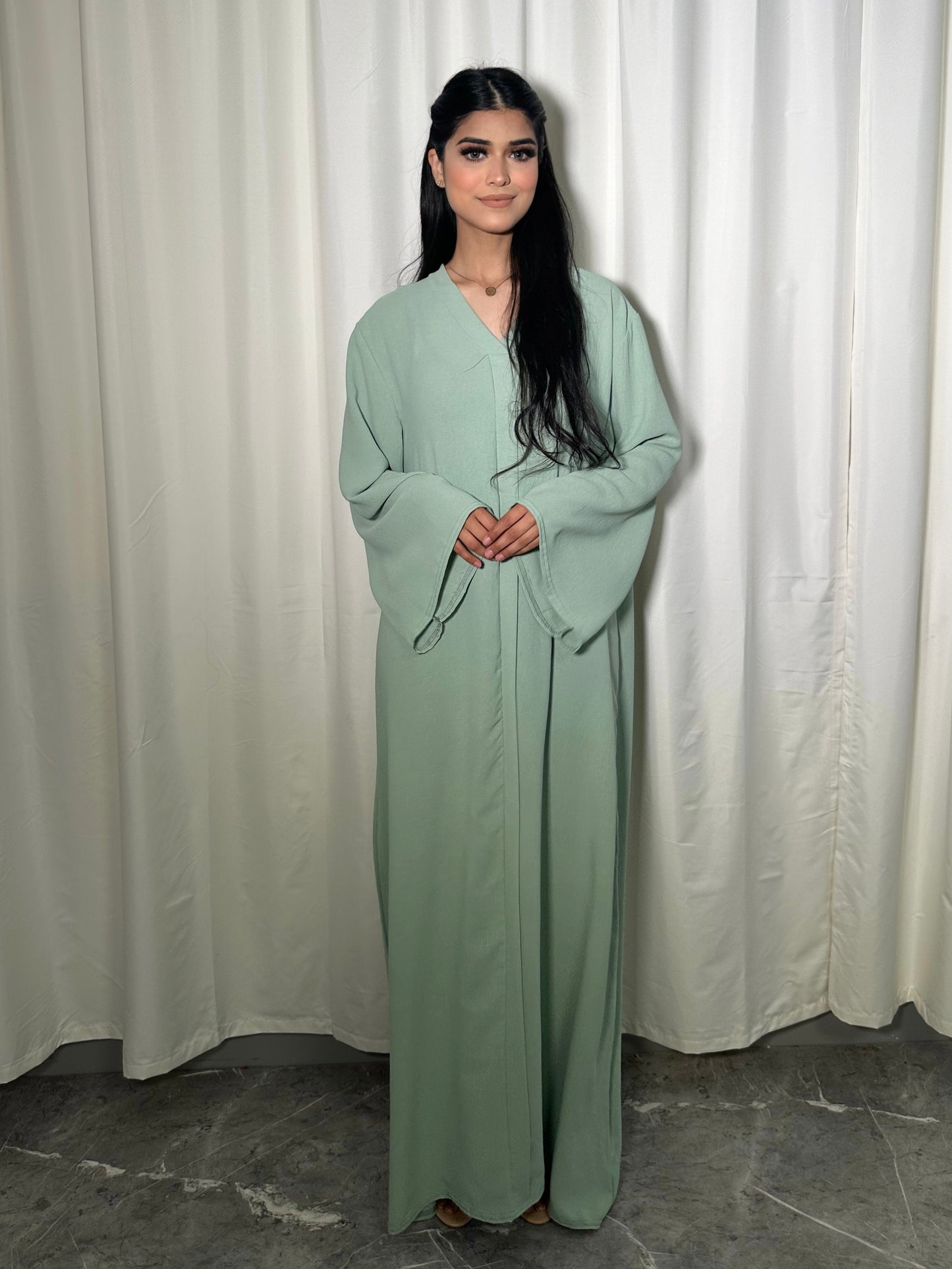 LINEN V NECK ABAYA