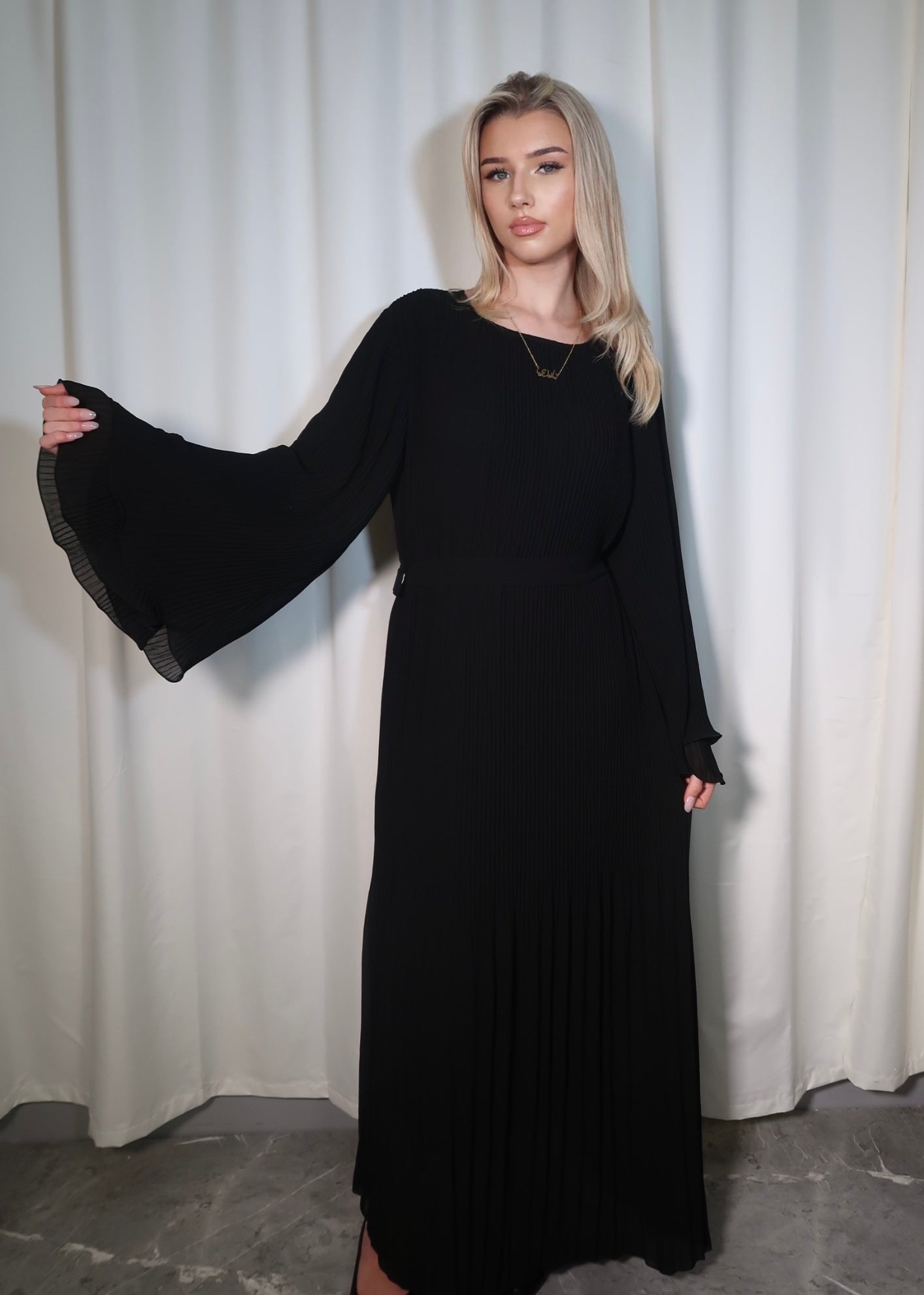 PLEATED FLARE SLEEVE MAXI