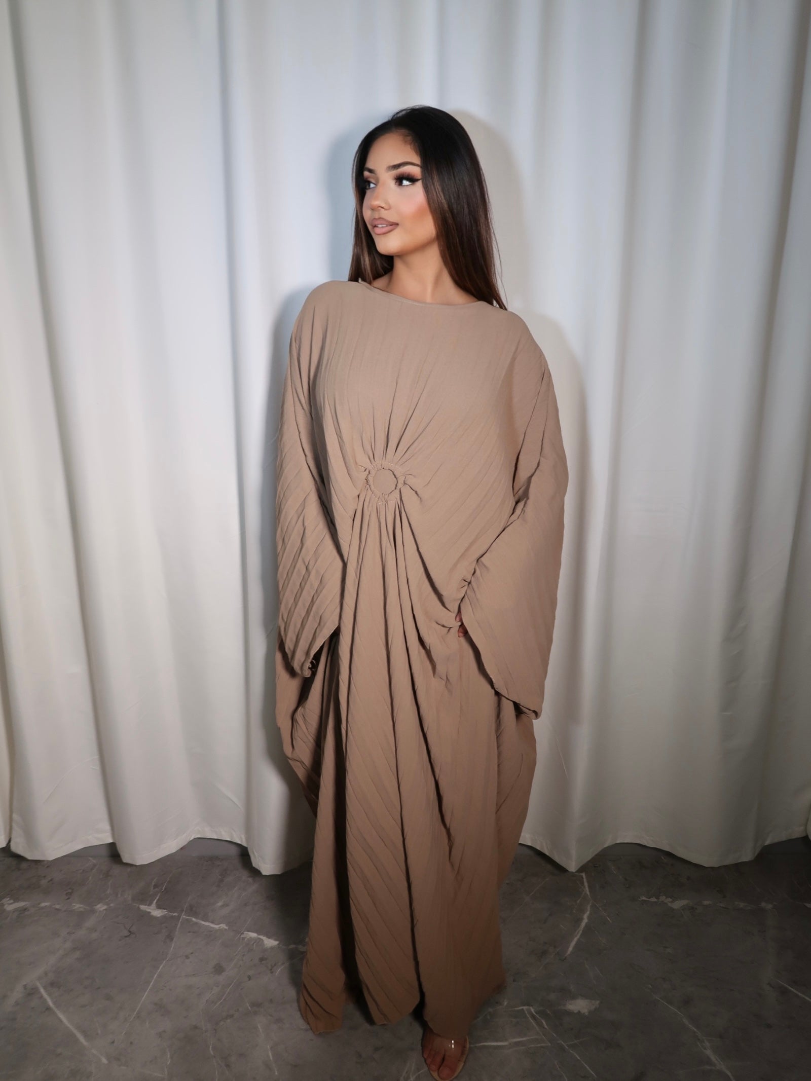 LINEN PLEATED ROPE KAFTAN – MUNbymehrunnisa